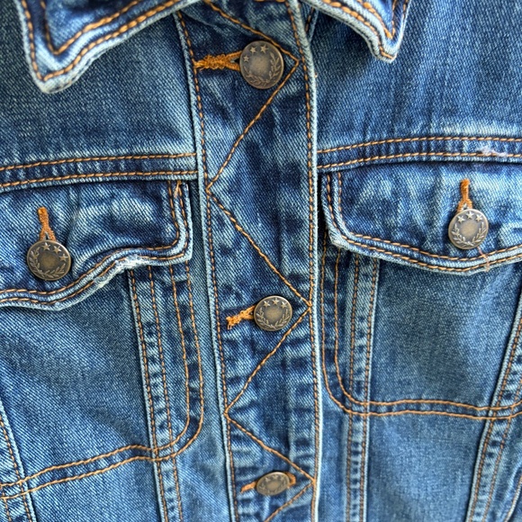 Free People Jackets & Blazers - Free People Denim Jacket Medium Wash | Zig-Zag Stitch Detail | Size M 🦋